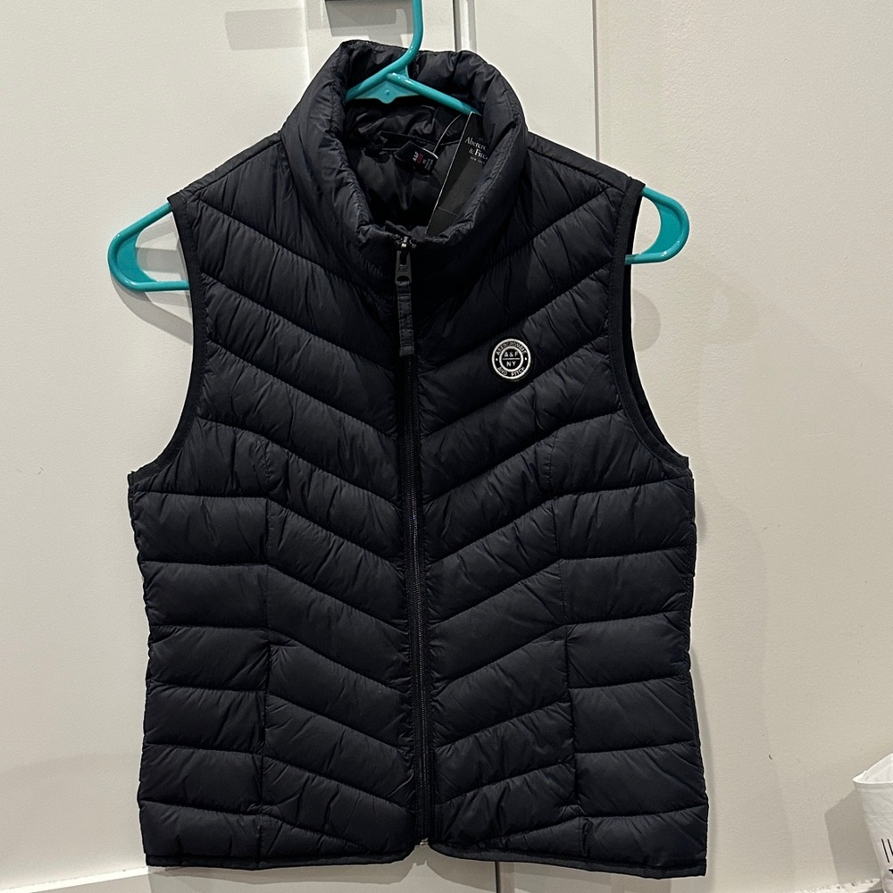 Abercrombie & Fitch Dark Quilted Vest - NWT